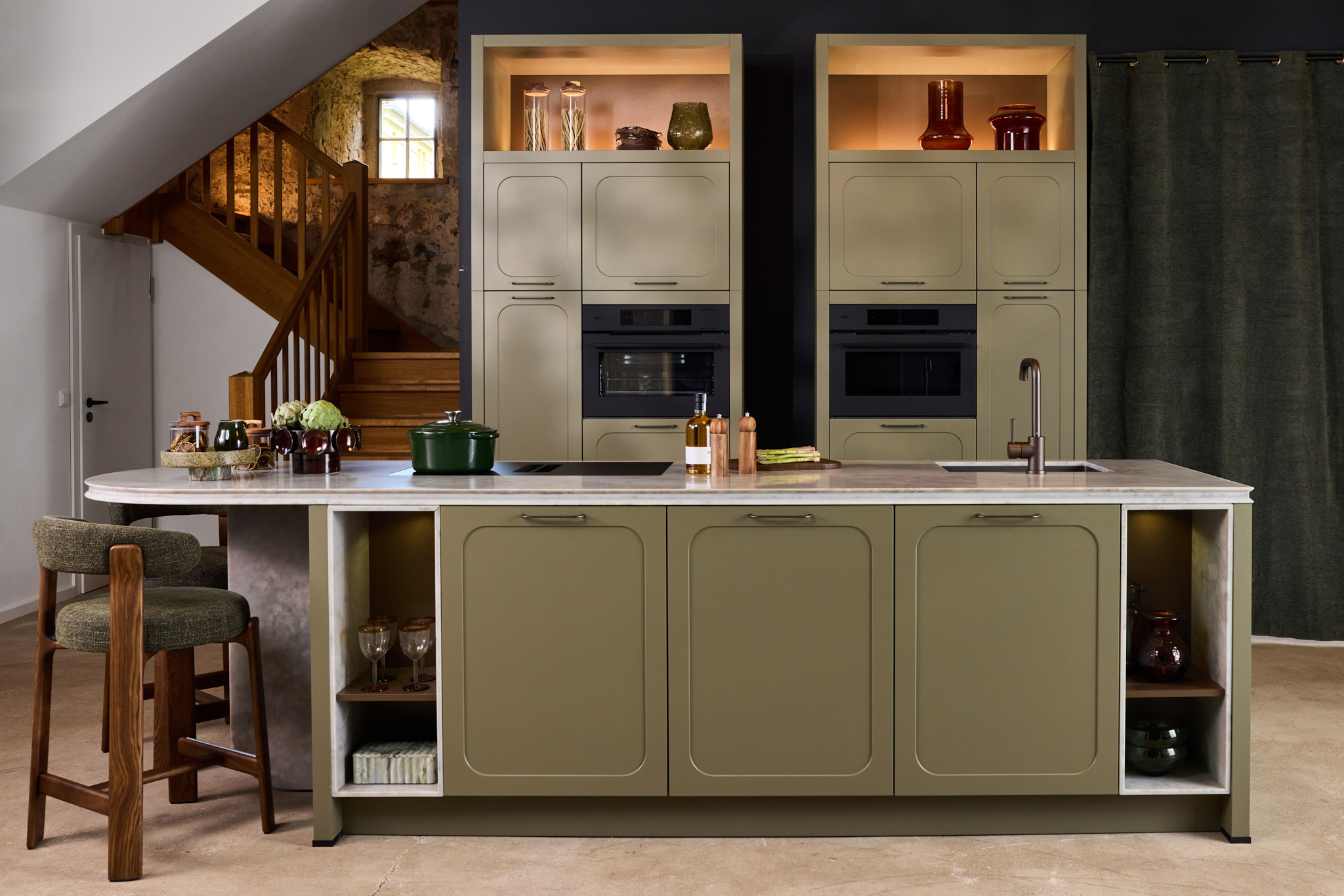 Foto: Tieleman Keukens Keller Keukens keukenmodel Retro Vibes jaren 70 keuken full view