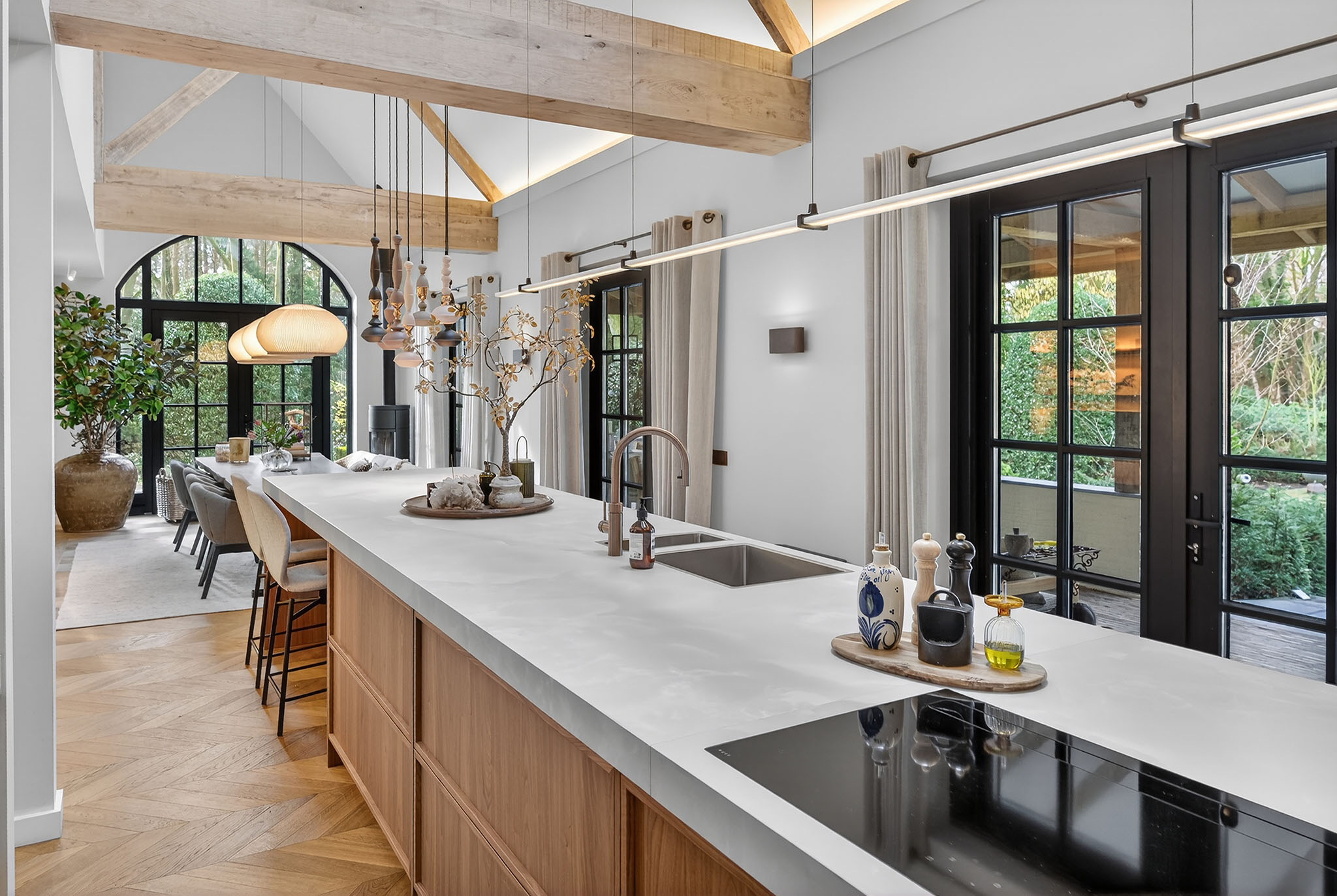 Foto: Tieleman Keukens Geplaatste keukens Halsteren Exclusieve moderne keuken met kookeiland 17