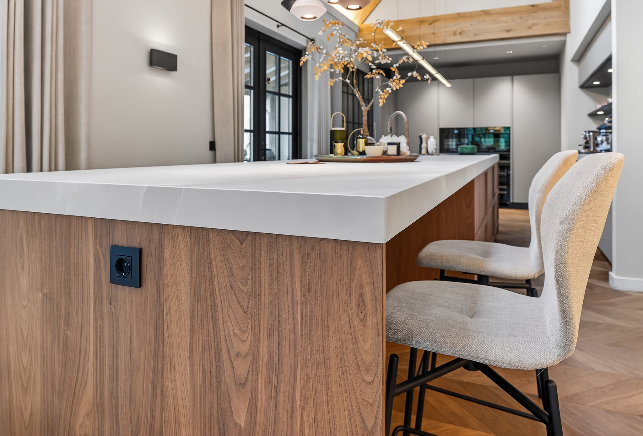 Foto: Tieleman Keukens Geplaatste keukens Halsteren Exclusieve moderne keuken met kookeiland 7
