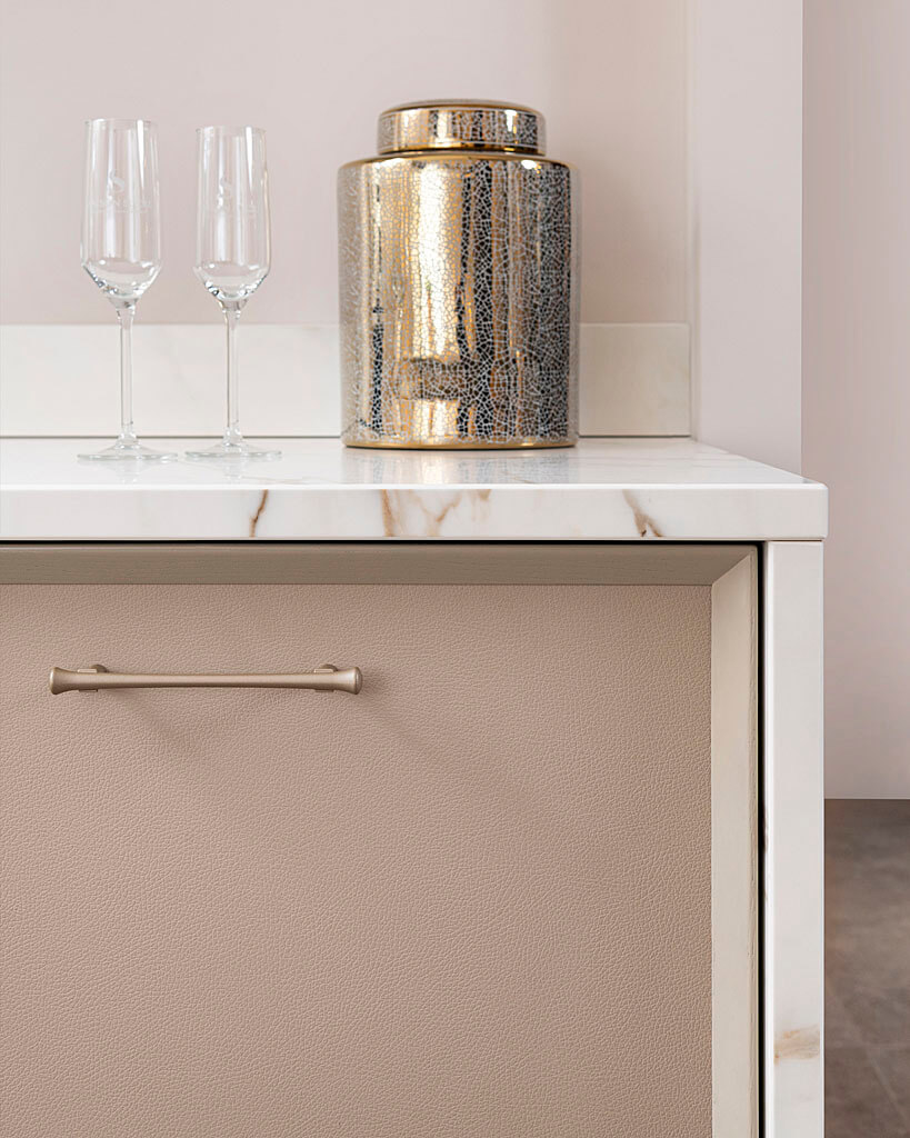 Foto: cff82a077astudio 96 tieleman maison sucre model city chic leatherlook front tieleman keukens 7