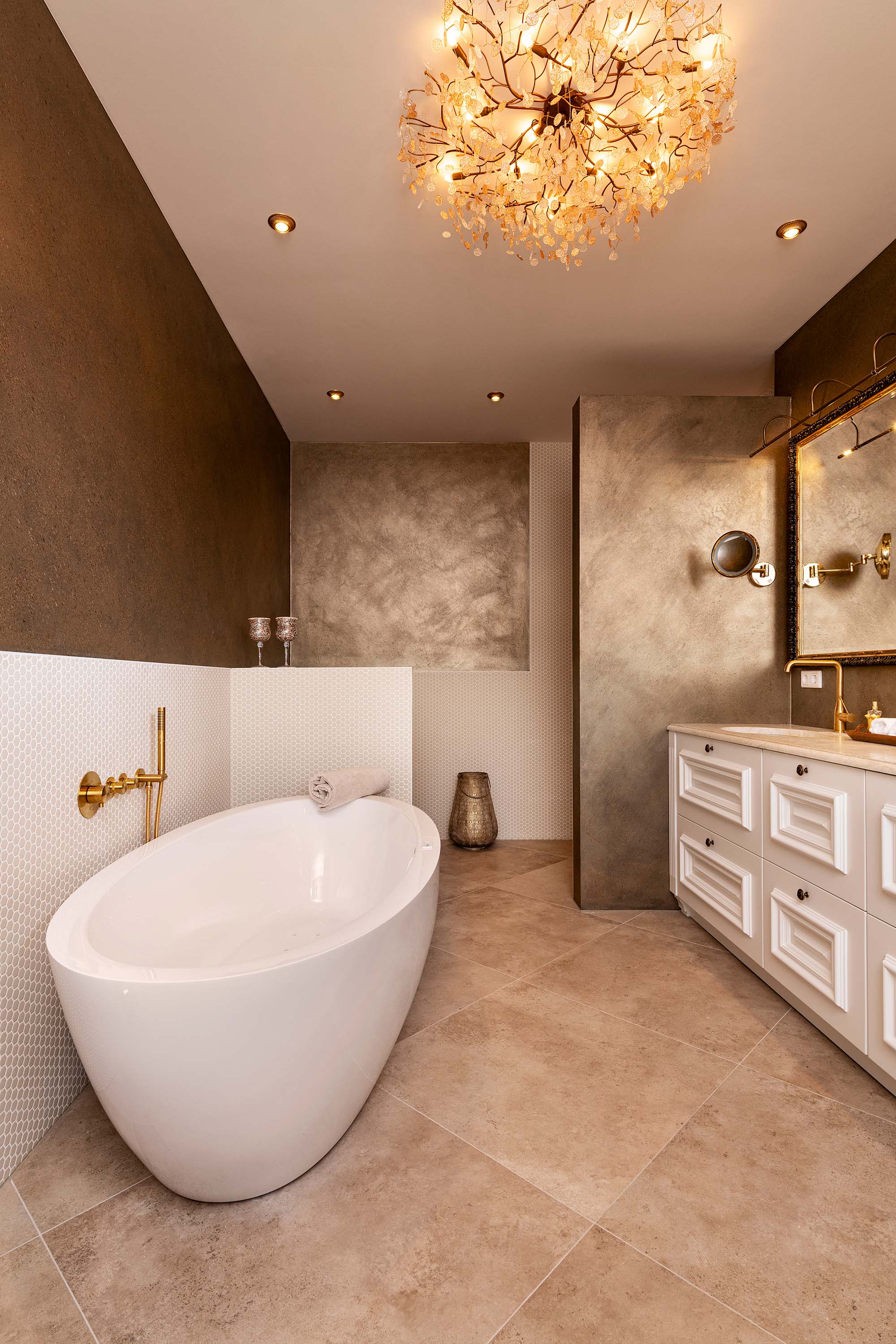 Foto: Tieleman Keukens Maison Sucre Luxury Interior Design Binnenkijker Drenthe interieurstyling badkamer zijde