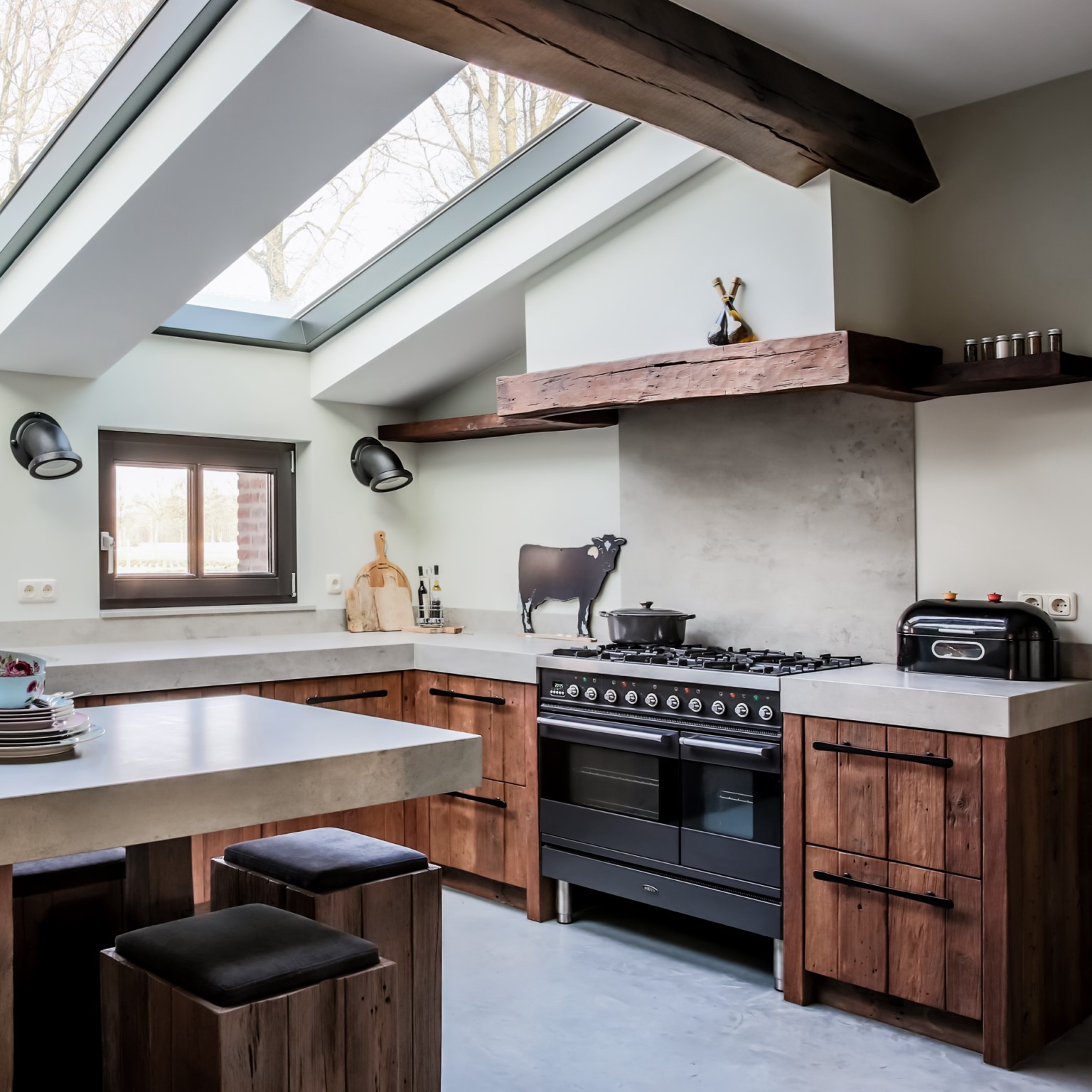 Foto: Mereno Worchester oud hout keuken vierkant  Kopieren 