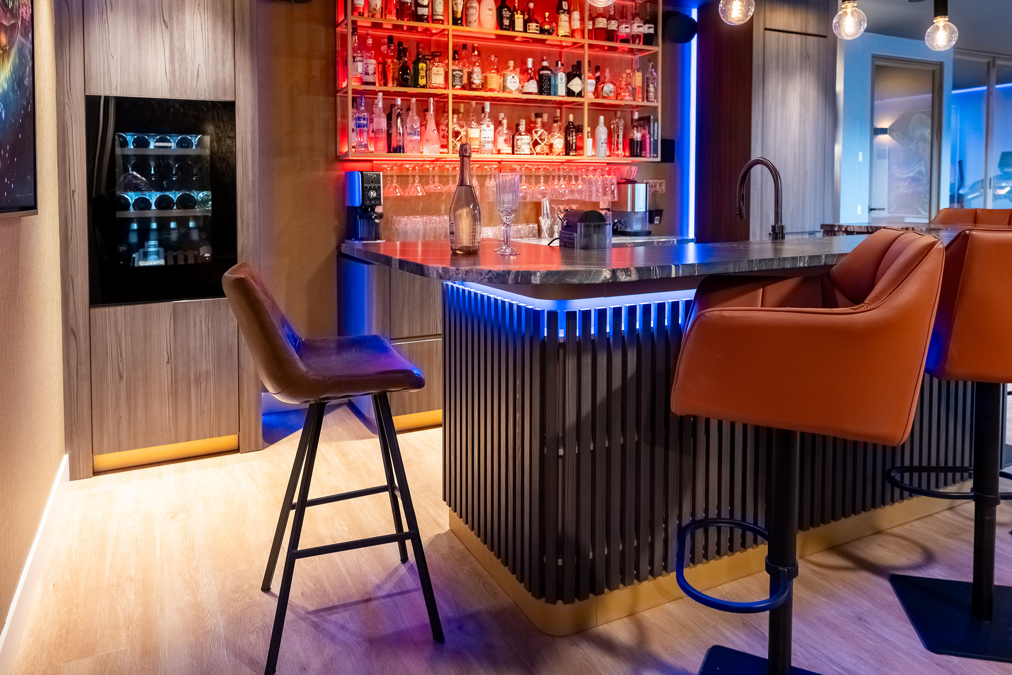 Foto: tieleman keukens geplaatste keukens noordwijkerhout maatwerk bar mereno milano 4