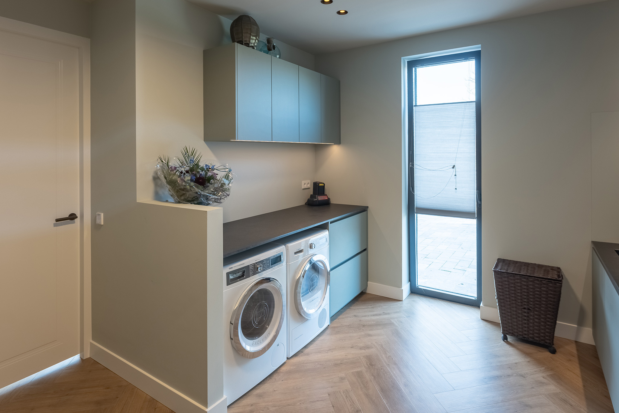 Foto: tieleman keukens geplaatste keukens noordwijkerhout maatwerk bijkeuken mereno milano wasruimte spoelruimte 2