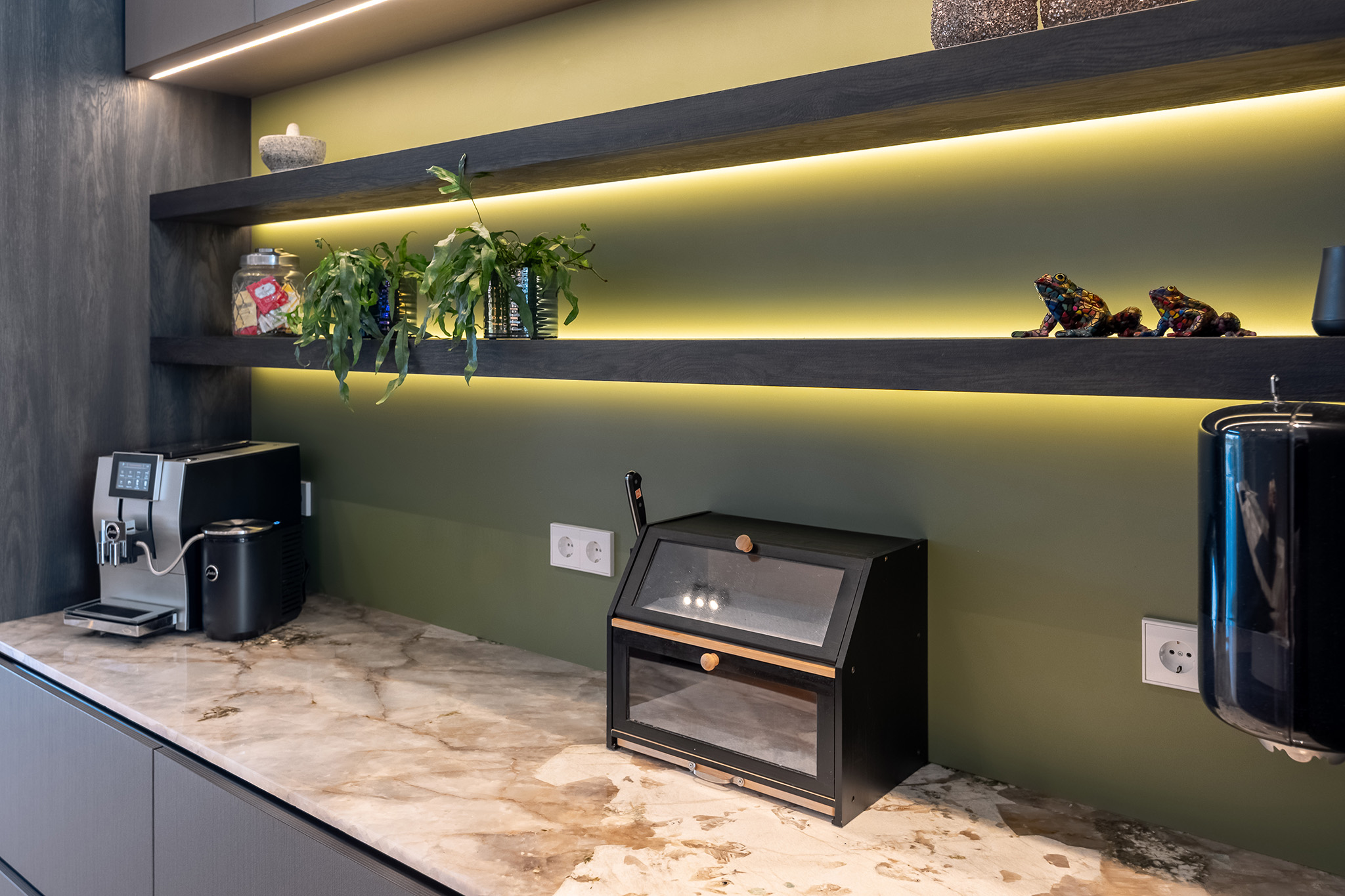 Foto: tieleman keukens geplaatste keukens noordwijkerhout maatwerk leef en woonkeuken mereno milano met bokmerk grillo bora vzug liebherr quooker 10