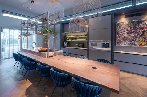 Foto : Binnenkijken: exclusief project met keuken, bijkeuken en bar