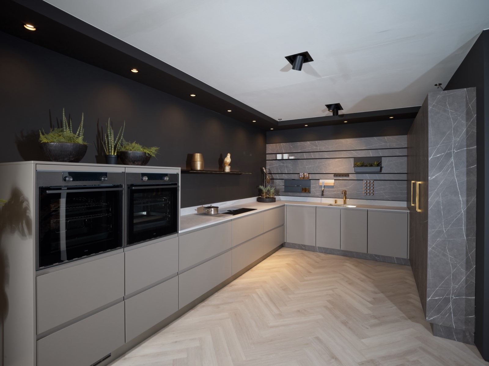 Foto: Studio 52b Schuller Alea Matt Targa    bijkeuken  met Atag Quooker en Bora Tieleman Keukens 1