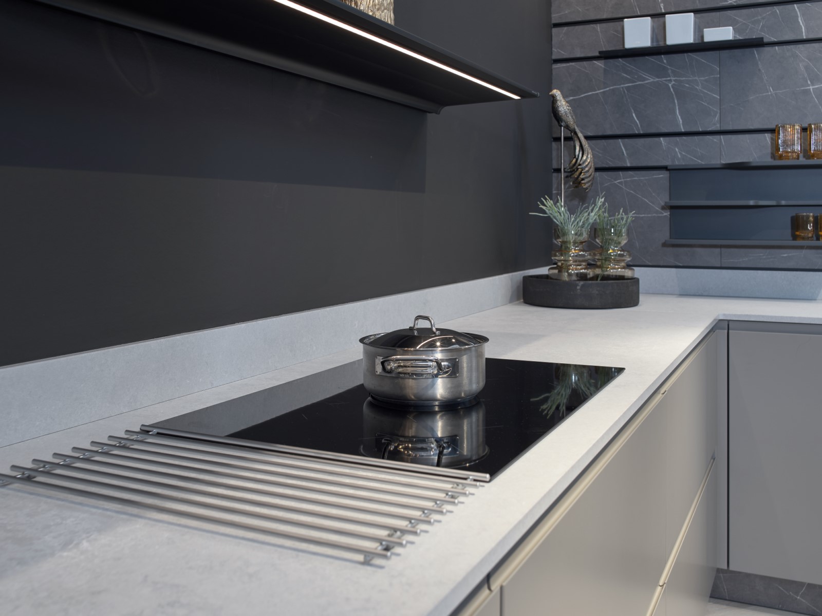 Foto: Studio 52b Schuller Alea Matt Targa    bijkeuken  met Atag Quooker en Bora Tieleman Keukens 23