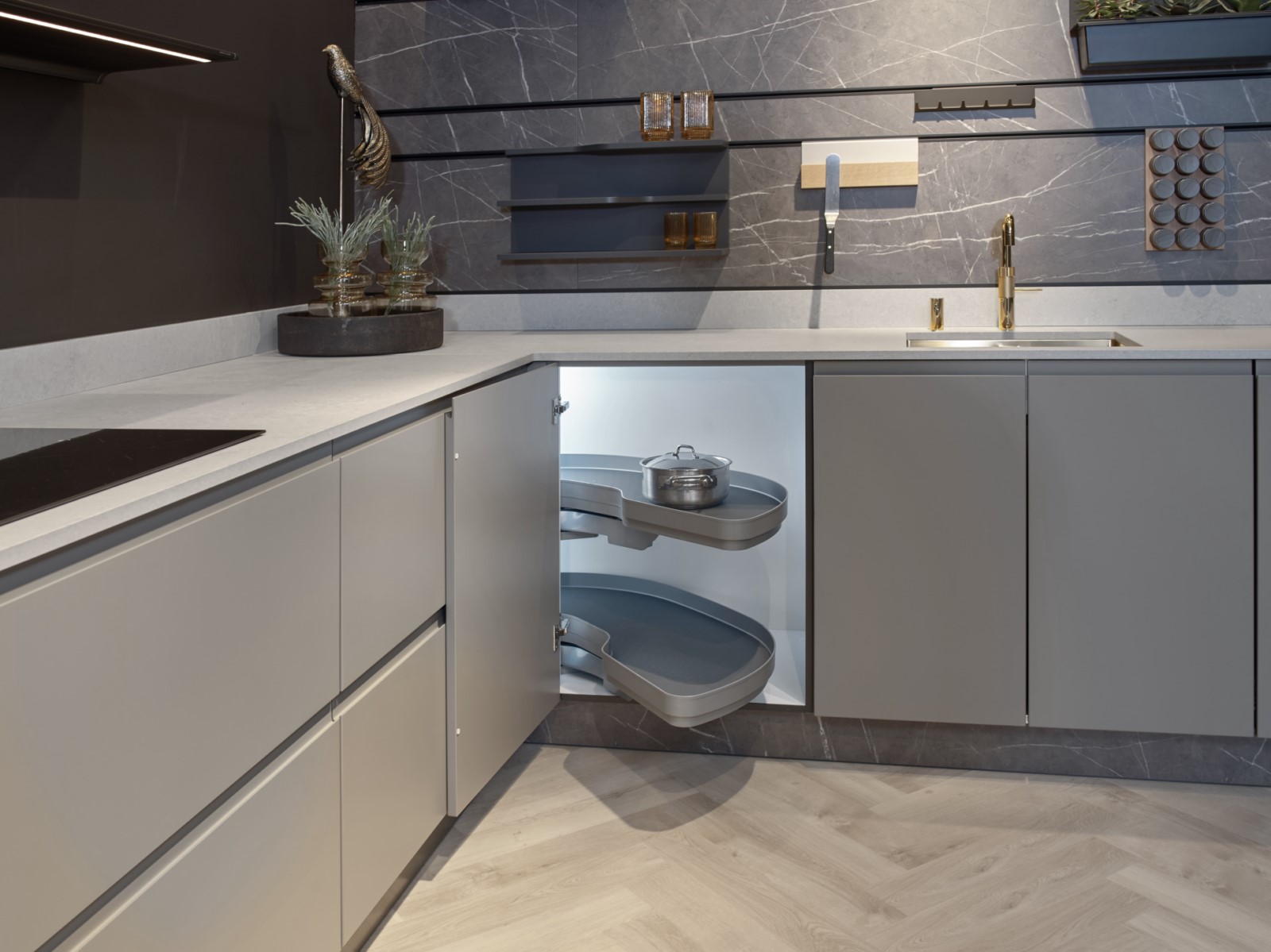 Foto: Studio 52b Schuller Alea Matt Targa    bijkeuken  met Atag Quooker en Bora Tieleman Keukens 25