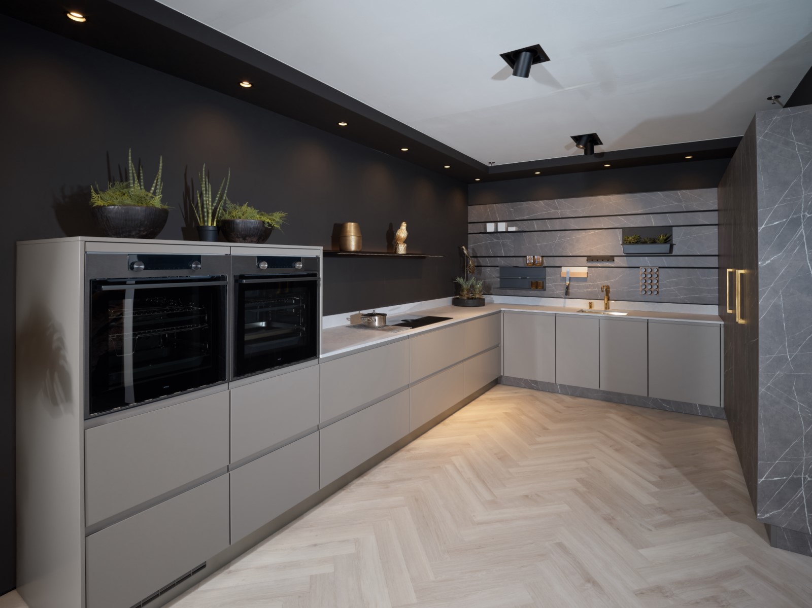 Foto: Studio 52b Schuller Alea Matt Targa    bijkeuken  met Atag Quooker en Bora Tieleman Keukens 3