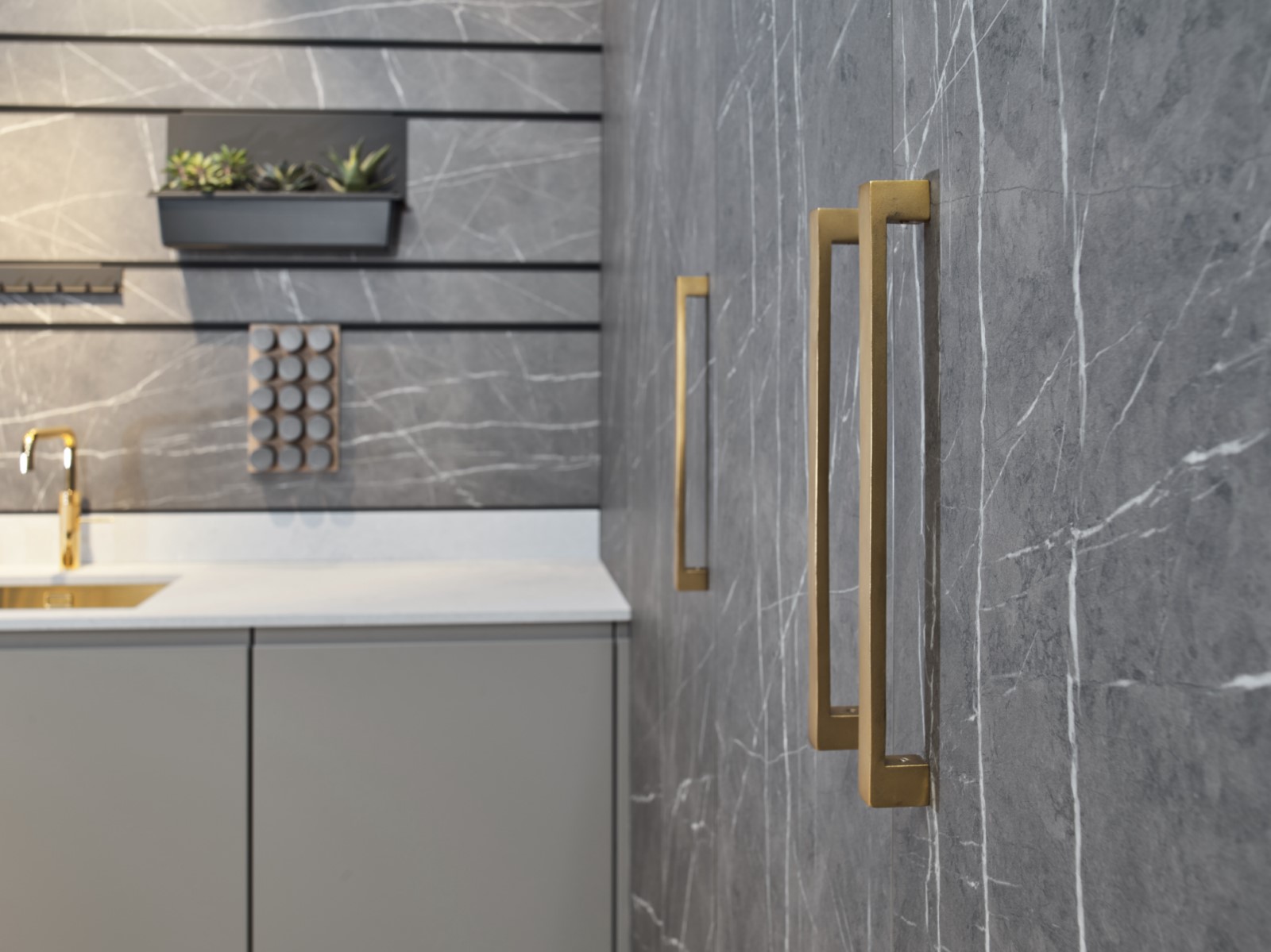 Foto: Studio 52b Schuller Alea Matt Targa    bijkeuken  met Atag Quooker en Bora Tieleman Keukens 31