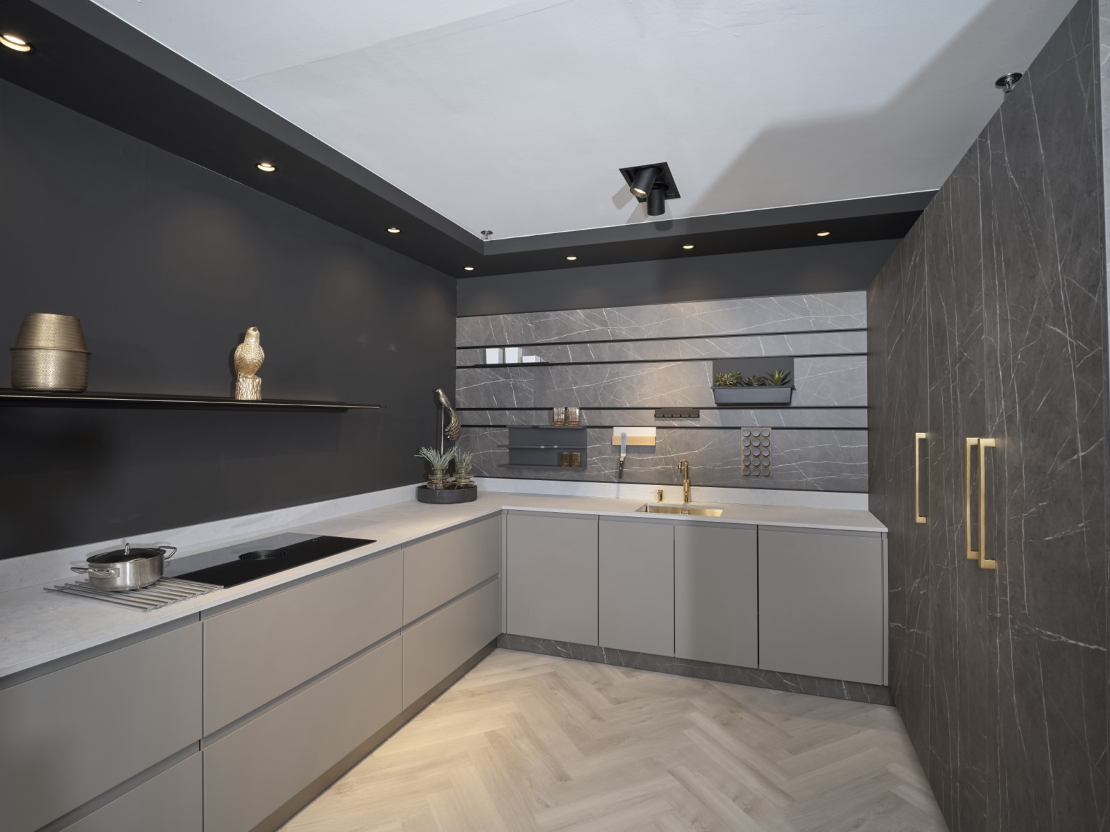 Foto: Studio 52b Schuller Alea Matt Targa    bijkeuken  met Atag Quooker en Bora Tieleman Keukens 6