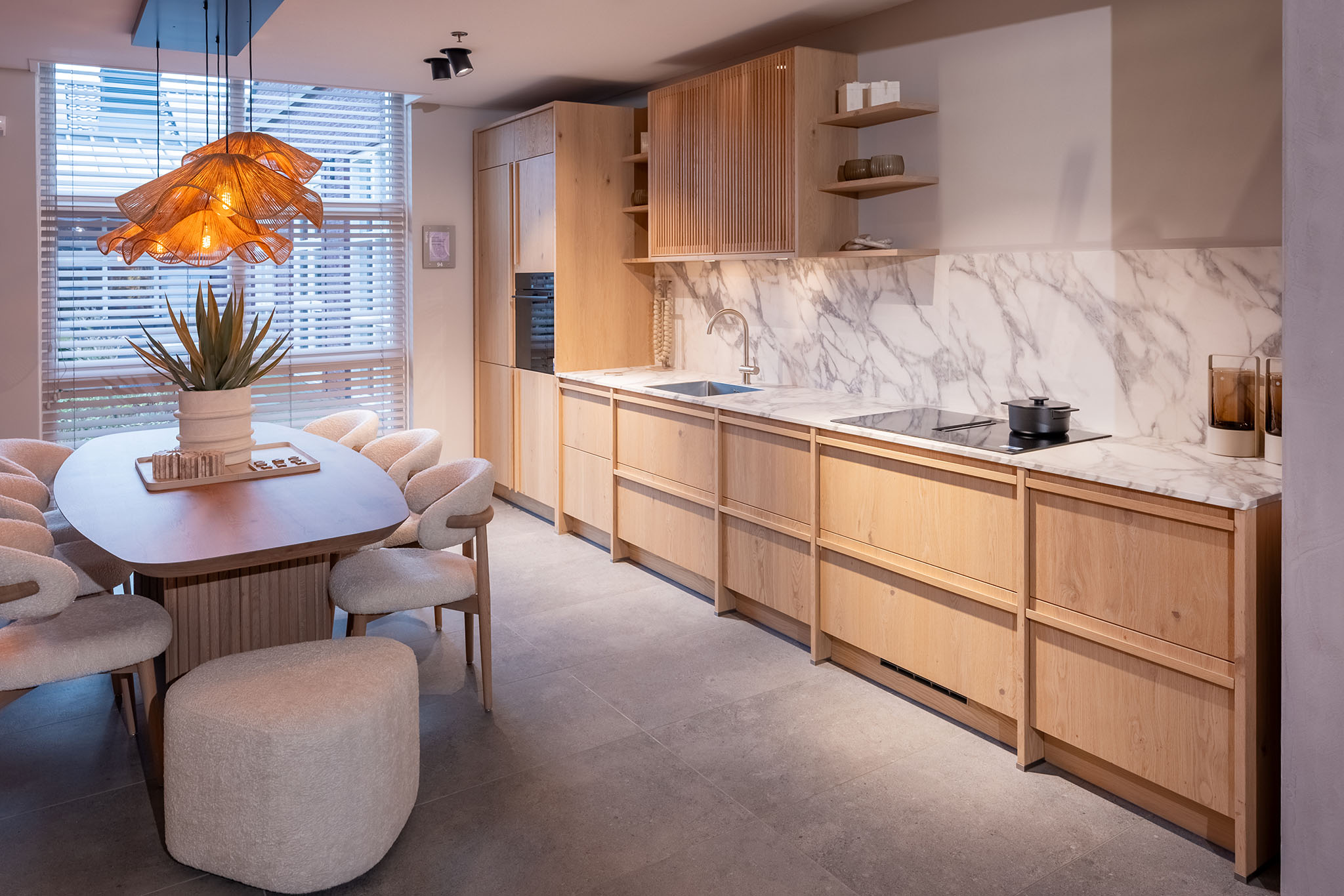 Foto: Studio 94c Tieleman Keukens showroom Keller Natural harmony Japandi keuken hout marmer 20
