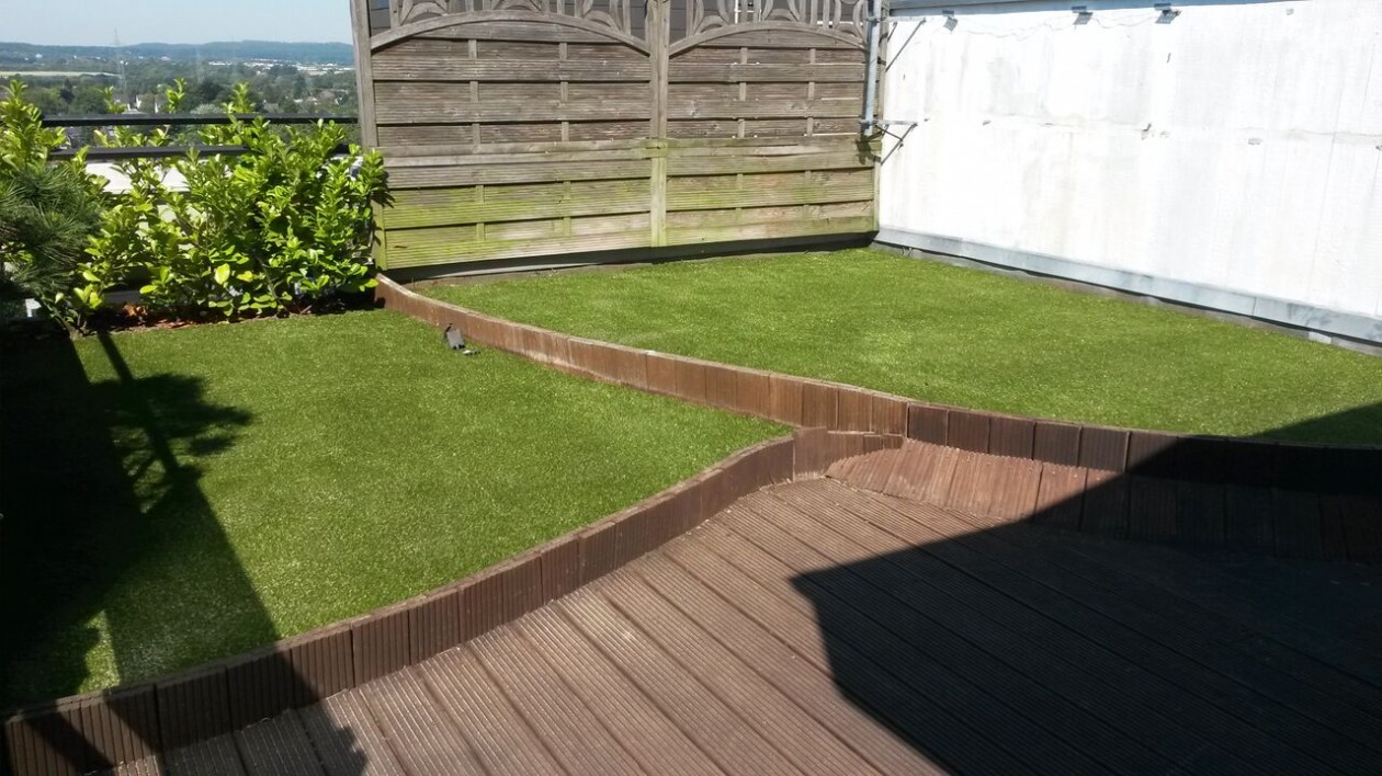 Foto: w3 Kunstrasen auf Dachterasse im Koln Weiden