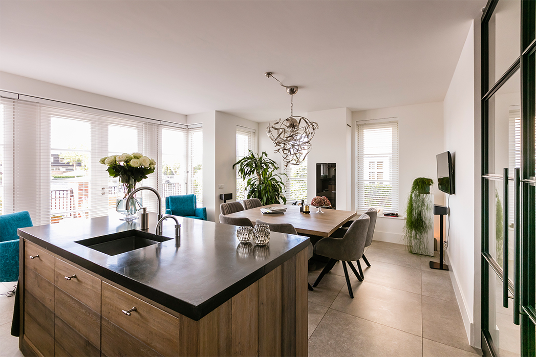 Foto: sfeervolle keuken in Buitenkaag   Lichtenberg Exclusieve Villabouw