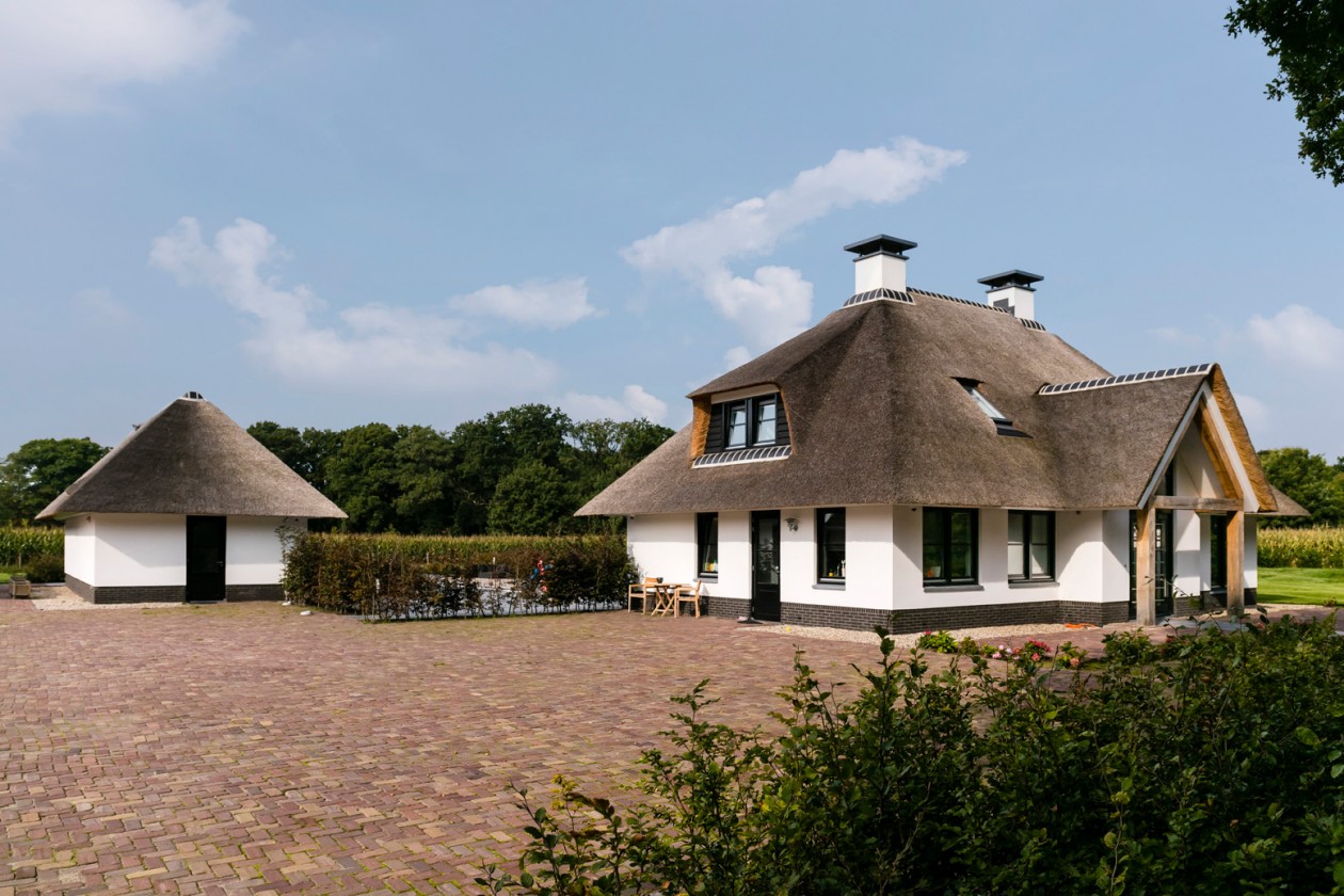 Foto: w3 Landhuis Ulvenhout linkerzijde 