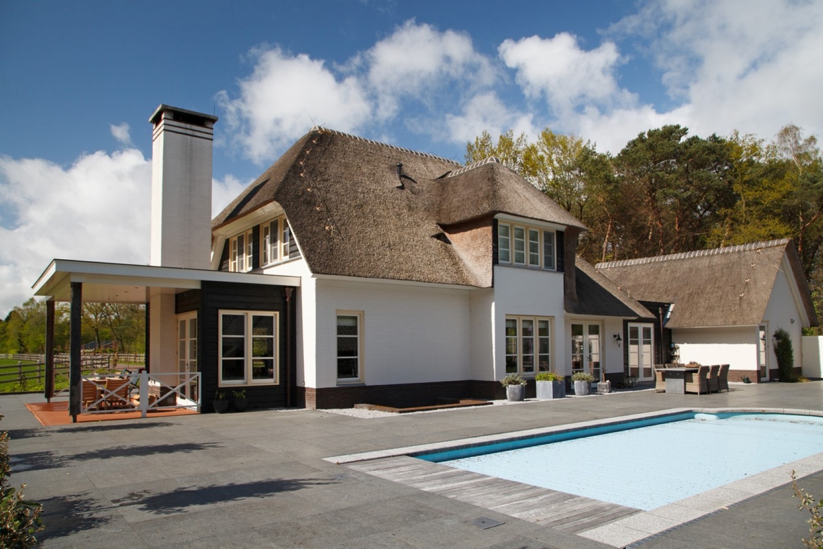 Foto: Villa bouwen te Epe met zwembad   Lichtenberg Exclusieve Villabouw