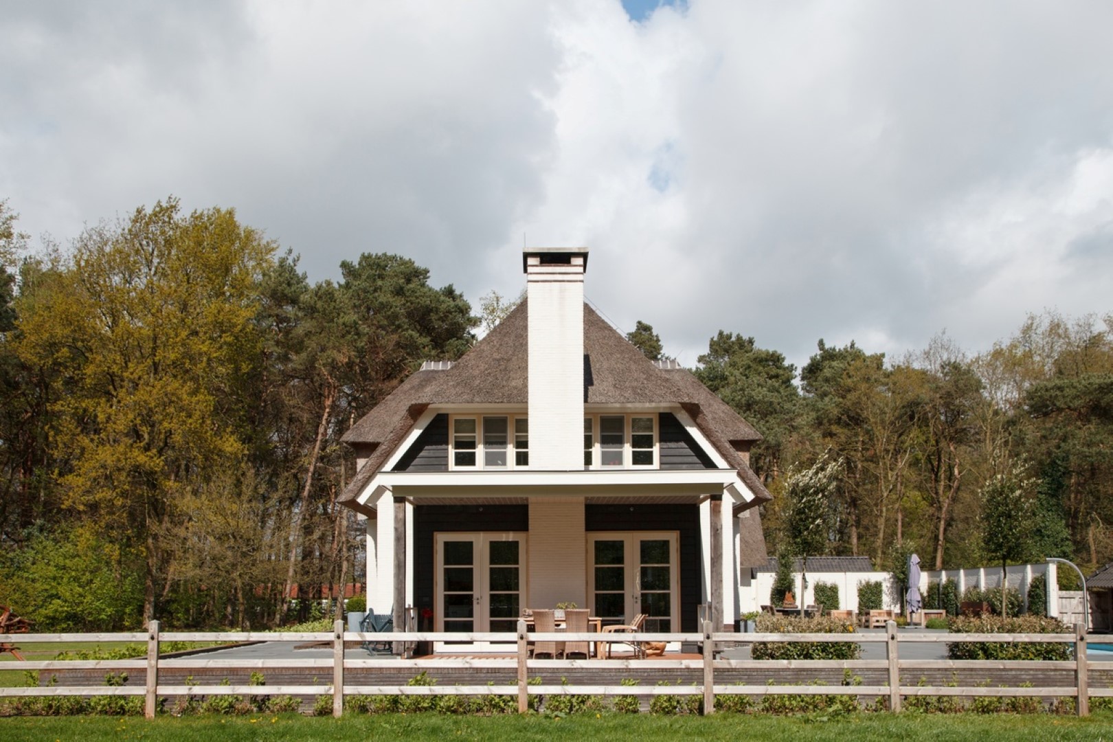 Foto: Villa bouwen voorbeeld Epe zijaanzicht   Lichtenberg Exclusieve Villabouw