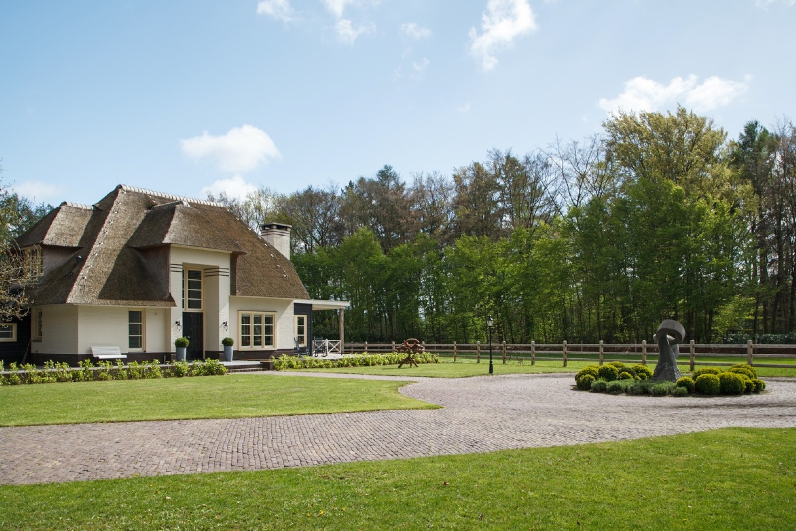 Foto: Villa te Epe vooraanzicht oprit   Lichtenberg Exclusieve Villabouw