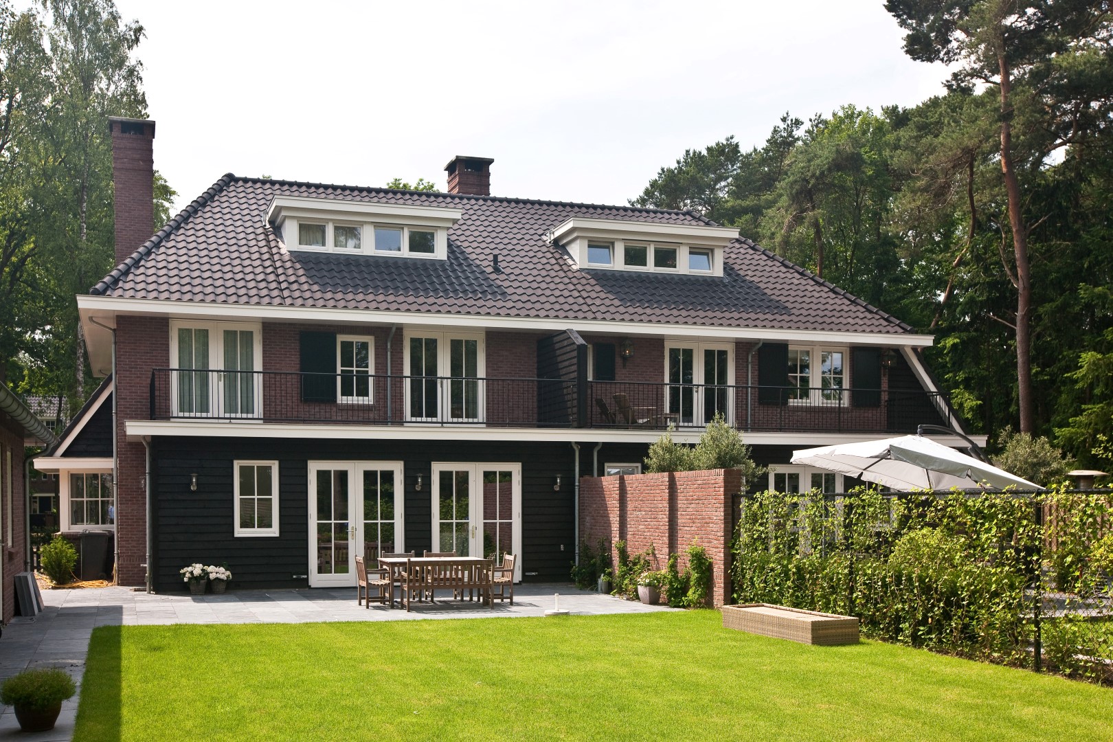 Foto: Huis bouwen   De uitbouw aan de achterzijde biedt net even iets extras   Lichtenberg Exclusieve Villabouw