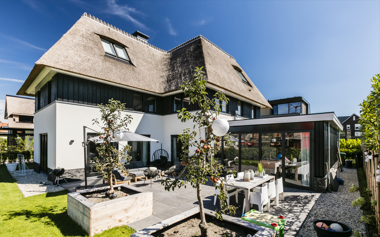 Foto: Villa bouwen   Moderne villa met ruime aanbouw achterzijde   Lichtenberg Exclusieve Villabouw
