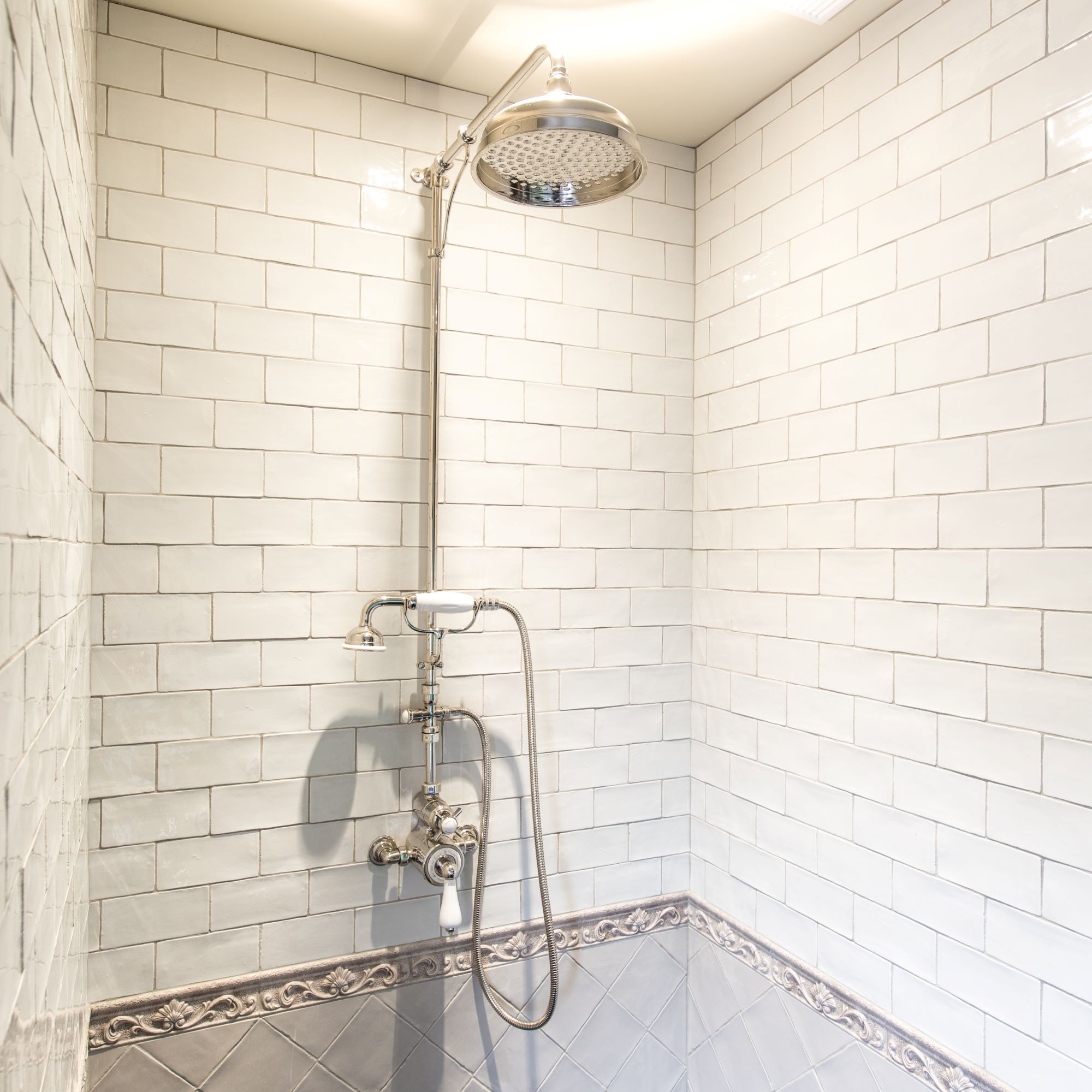 Foto: kenny amp Mason Traditional thermostatic shower 1