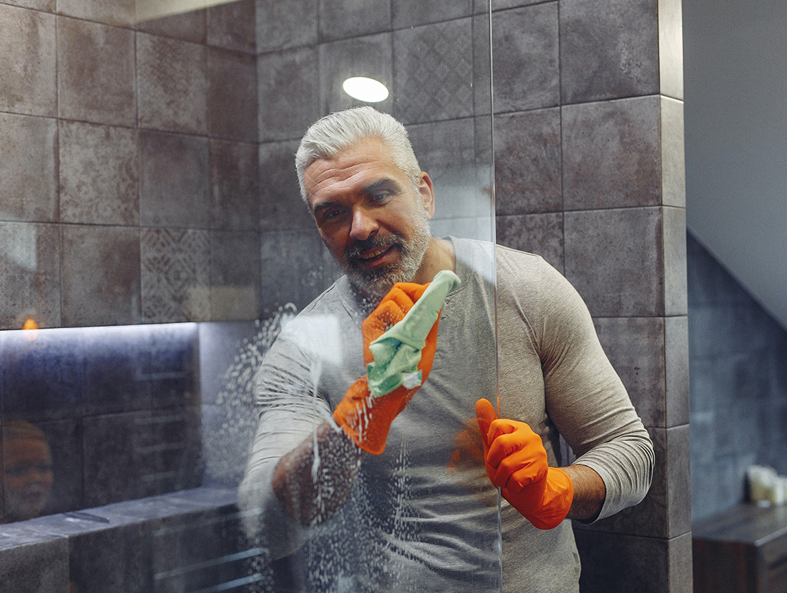 Foto : Tips voor het schoonmaken van de douchebak en douchewand