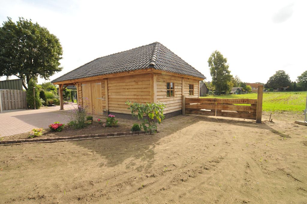 Foto: eiken cottage carport koetshuis 4