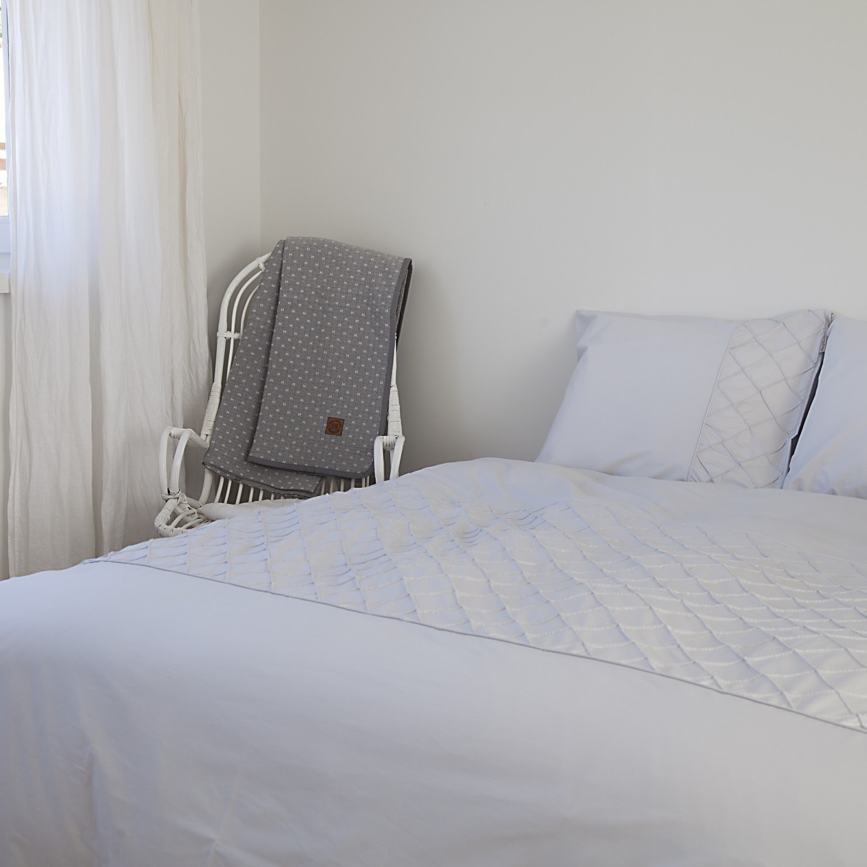 Foto: w3 Alexis  zilvergrijs (2)