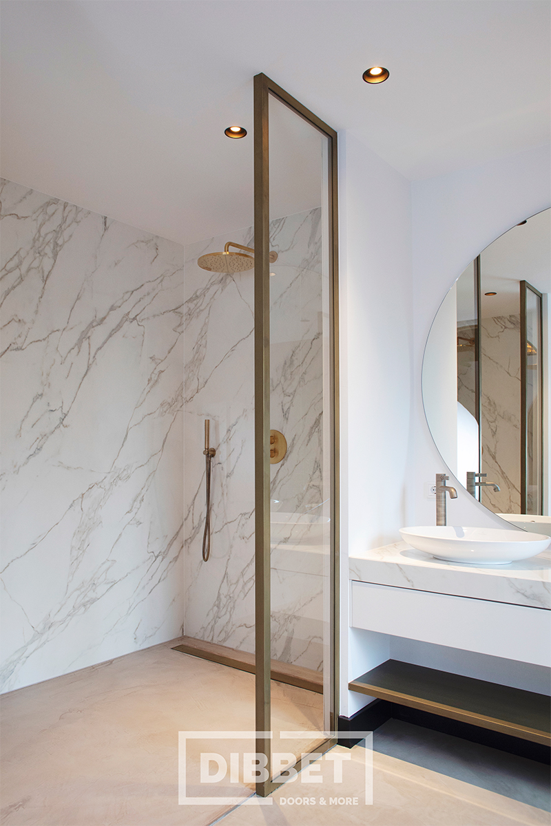 Foto : Maak je badkamer compleet met de stalen wanden van Dibbet Doors
