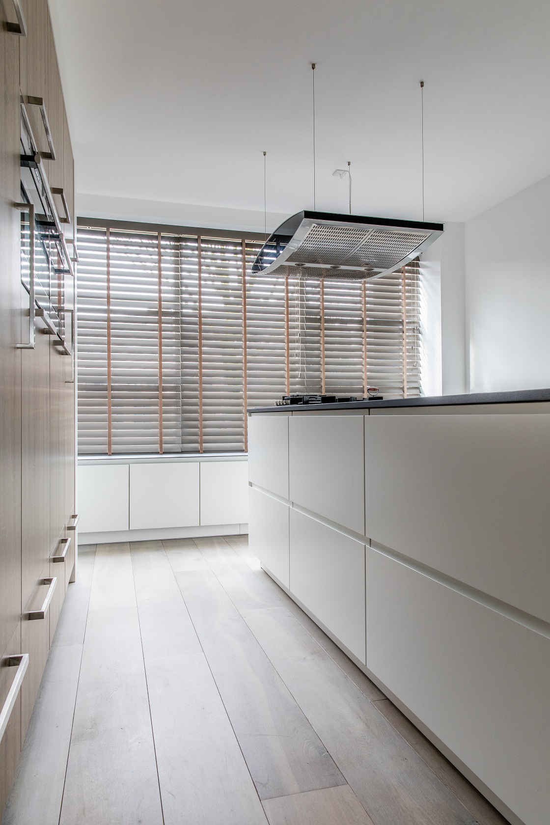 Foto: Mereno Milano RAL9010 B greep PVC keuken doorkijk  2 