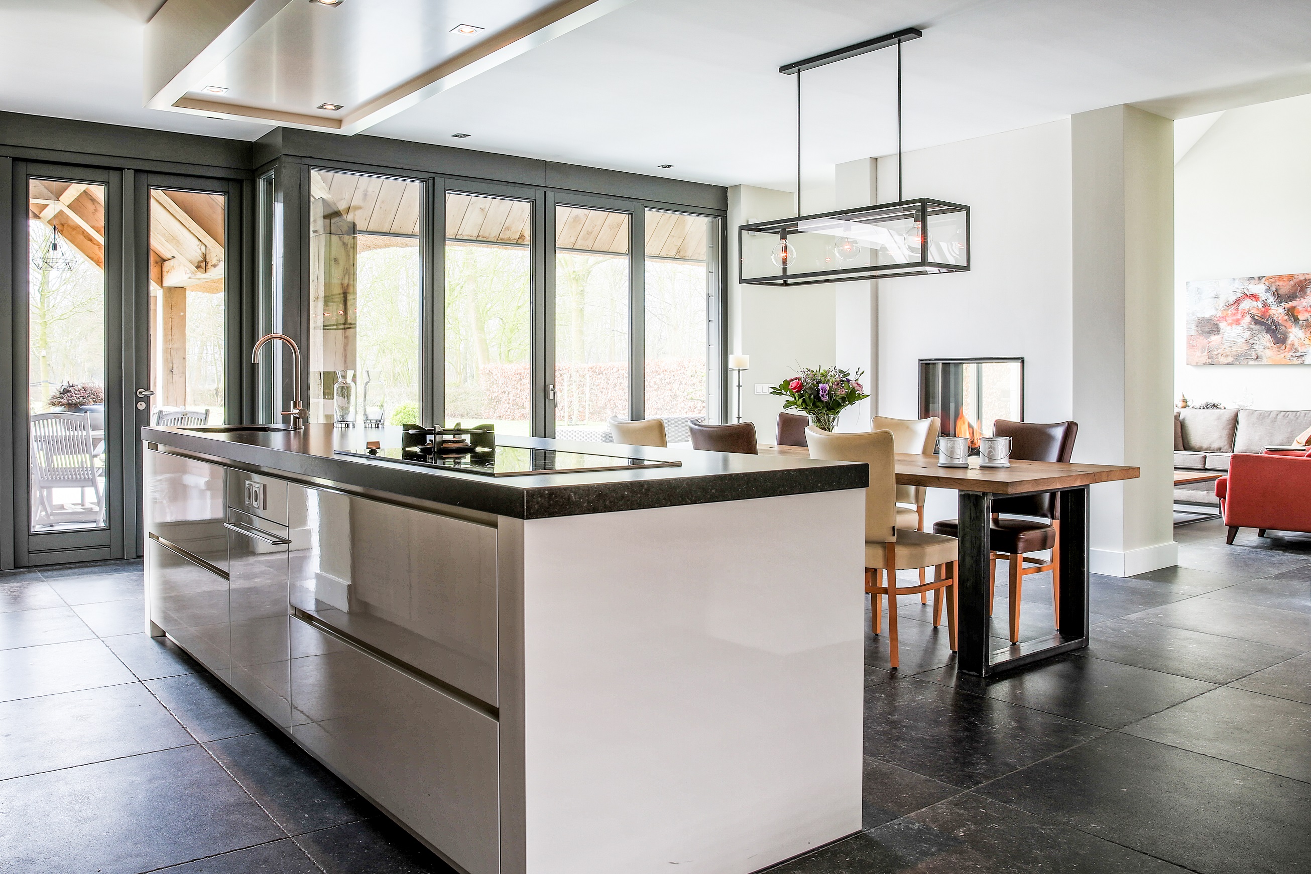 Foto: Mereno Milano hoogglans beits   patina hout keuken eiland  3 