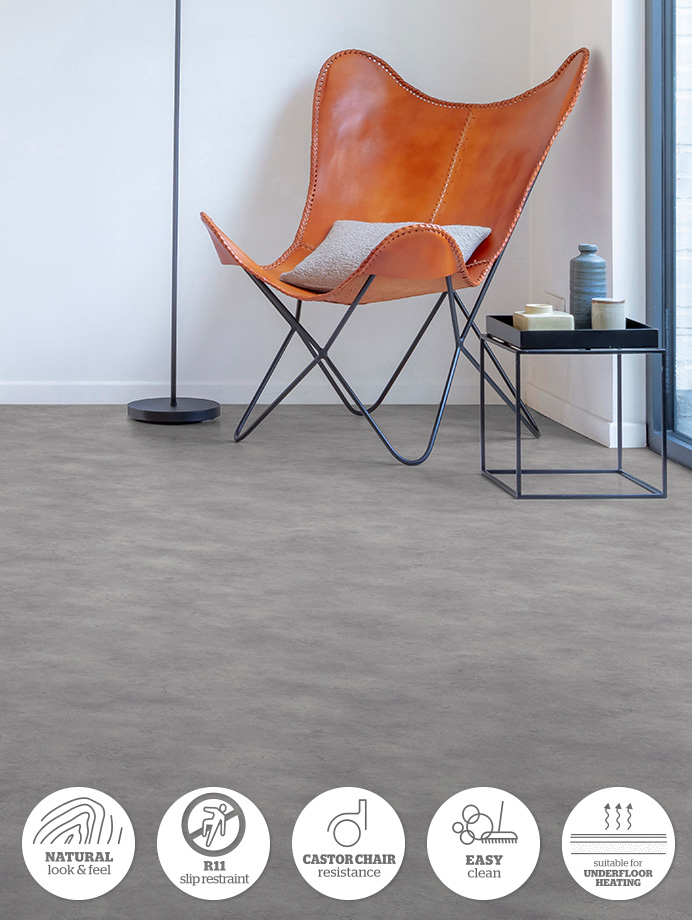 Foto: 720 Interfloor Carbon Stone Kleur 674 Natural Look Feel Concrete Vinylvloer Easy Clean eenvoudig onderhoud logos