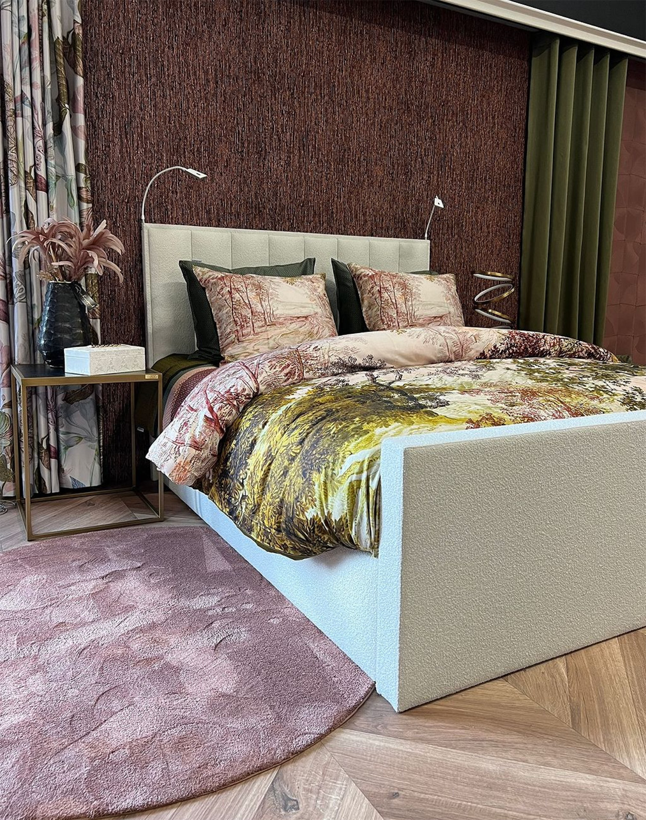 Foto: Interfloor Dynamic hongaarsepunt kleurH10 slaapkamer showroom DikdenDolder