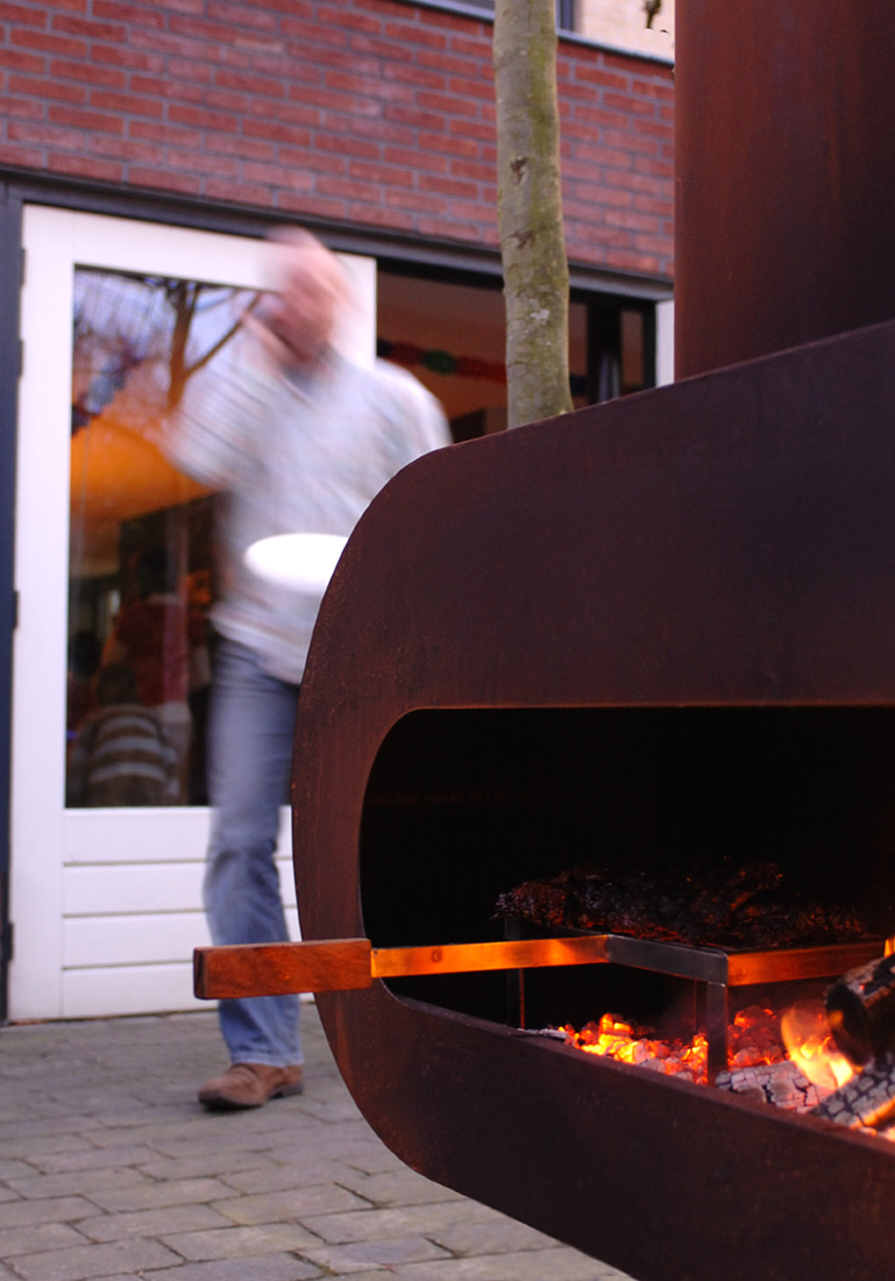 Foto: Zeno Grill bbq buitenhaard tuinhaard terrashaard fireplace cheminee aussenkamin 3 scaled wonen nl zeno