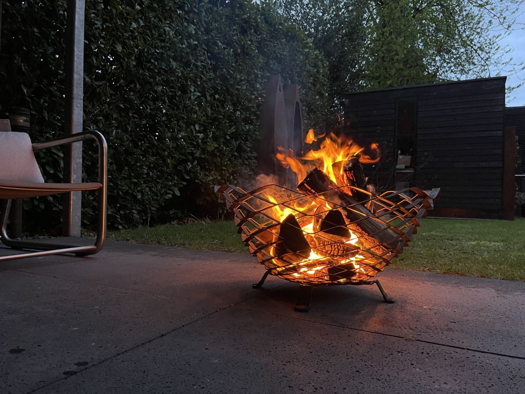 Foto: Zeno Mesh fire pit 8 scaled 1