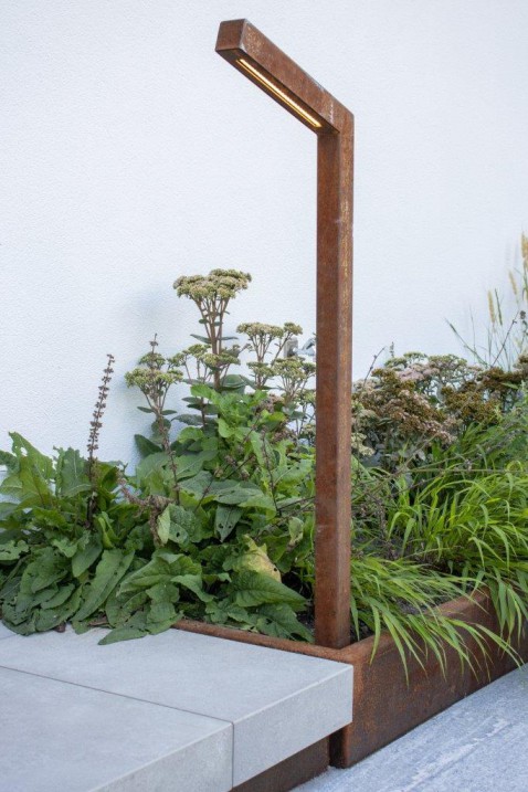 Foto : Verlicht uw buitenruimte met de Zeno Products LAMPPOST