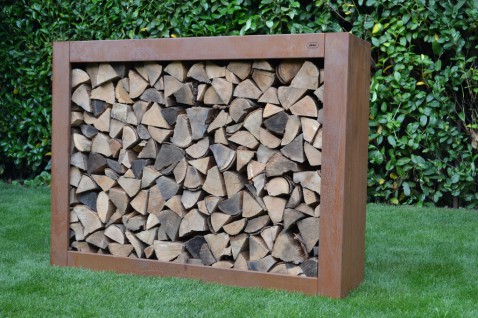 Foto : Tuinwarmte en opbergruimte in één: stijlvolle haarden & houtopslag van Zeno