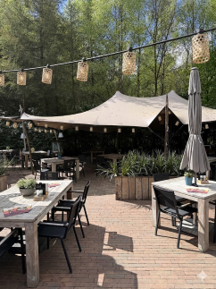 Foto: Lampenkapjes aan partyverlichting ZONZ