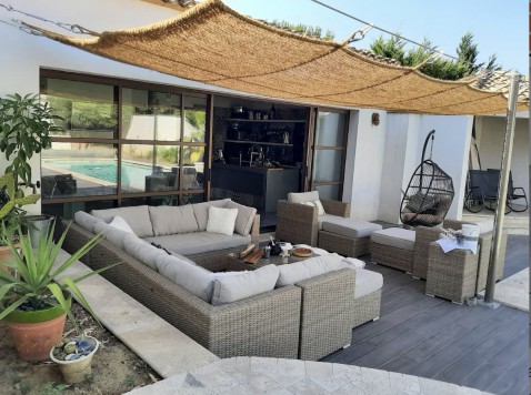 Foto : Comfort en Bescherming met ZONZ Schaduwoplossingen