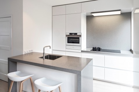 Foto : Kleine keuken, groots effect: zo laat je je keuken groter lijken