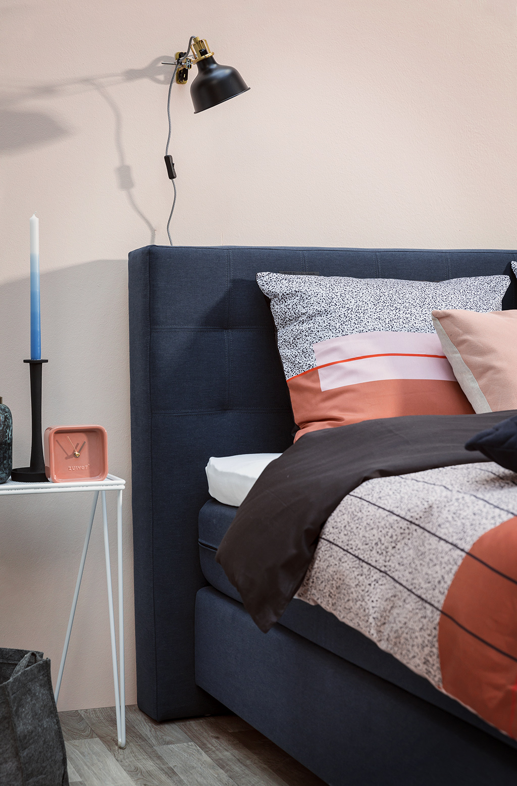 Foto: boxspring hoofdbord andante luxeenpit delta49 detail01 LR