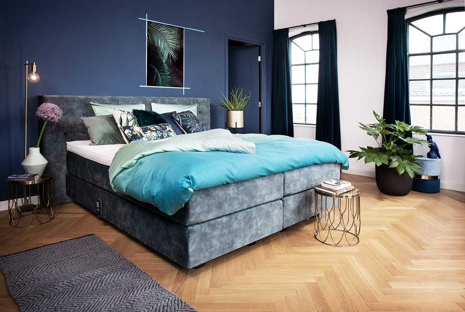 Foto : Een luxe slaapkamer creëren met de stijl Tropisch & Goud