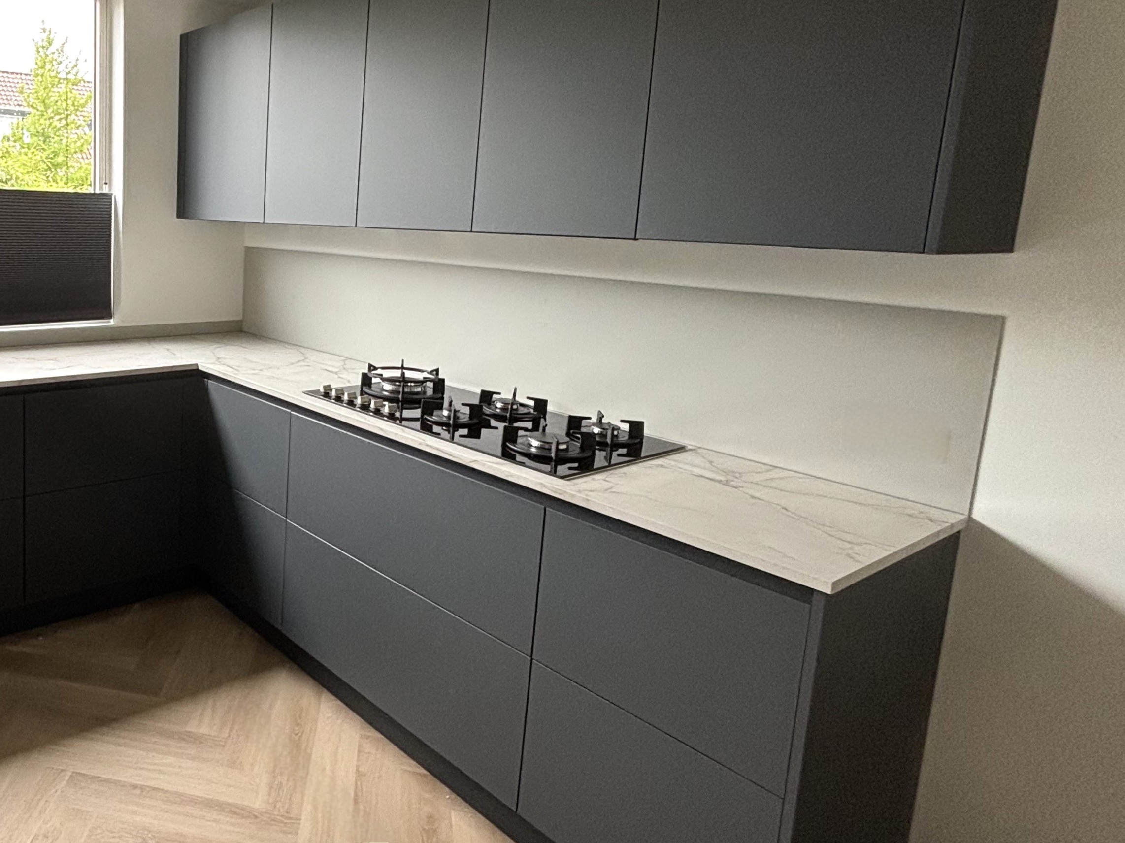 Foto: 253666 CO 7044 zijdegrijs 2 fb