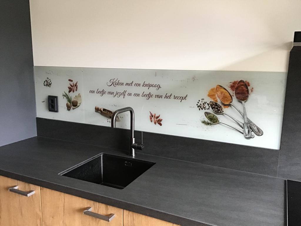 Foto: 197524PG P179 lepels kruiden1