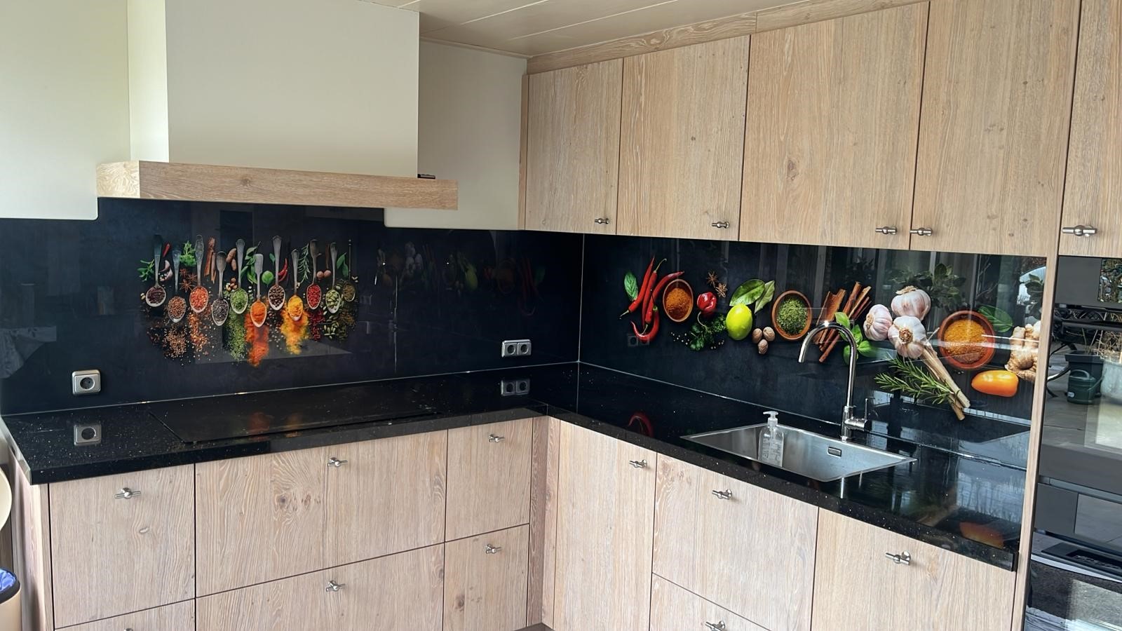 Foto: p304 herbs and spices RJJ PG