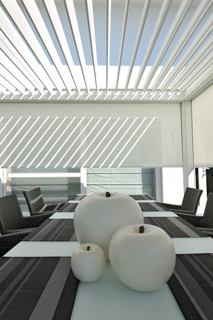 Foto: B 200 outdoor living alleenstaand screens wit BRU0026