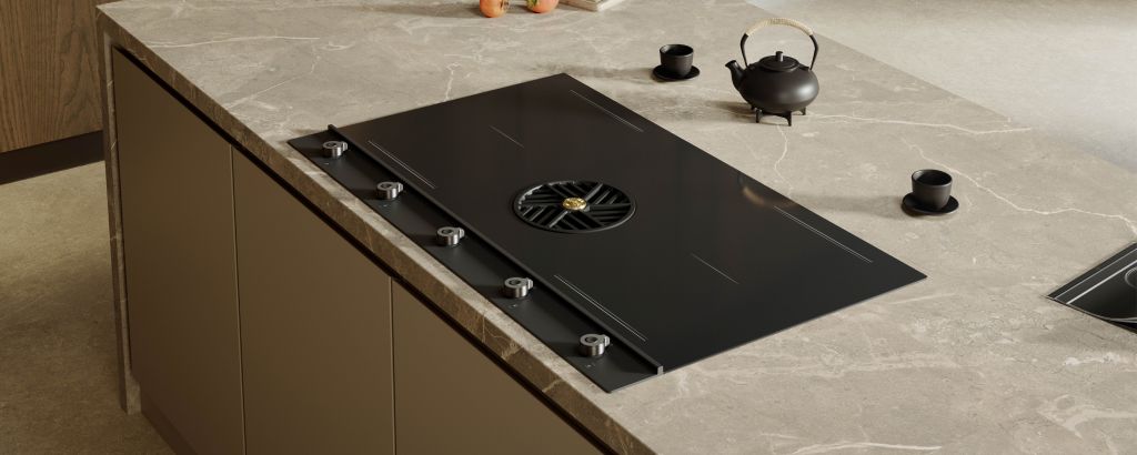 Foto : Bertazzoni presenteert nieuwe inductiekookplaten met matzwarte afwerking en draaiknoppen