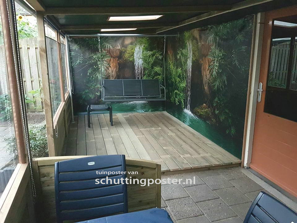 Foto: grote tuinposters watervallen in serre van schuttingposternl