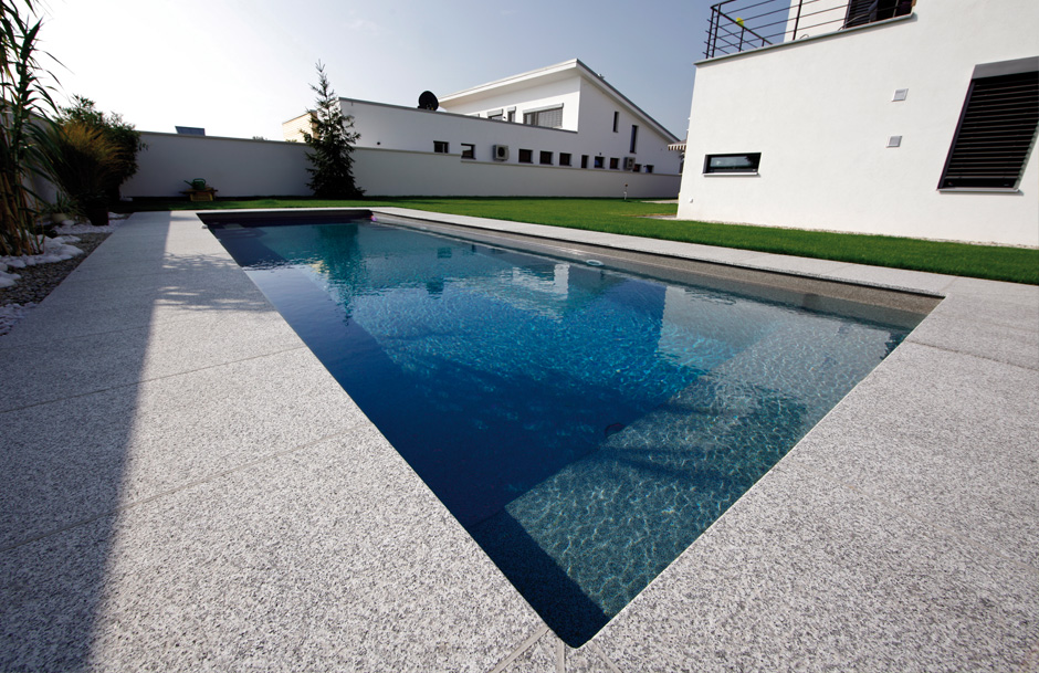 Foto: Compass Pools carbon keramisch 01